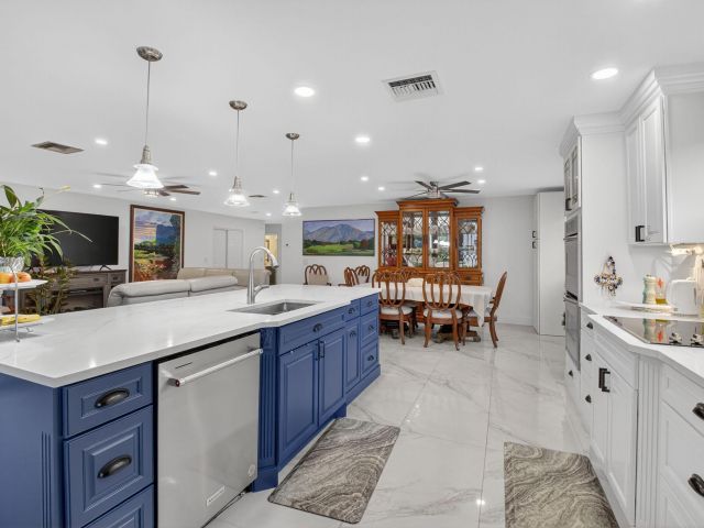 Продажа дома по адресу 23265 SW 61st Avenue - фото 6534916