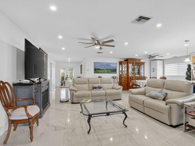 Продажа дома по адресу 23265 SW 61st Avenue - фото 6534922