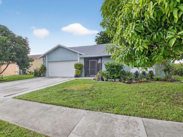 Продажа дома по адресу 23265 SW 61st Avenue - фото 6534930