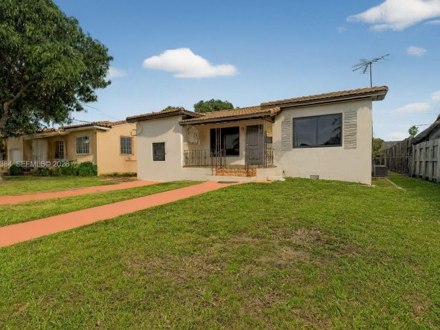 Продажа дома по адресу 2945 SW 16th St - фото 7532020