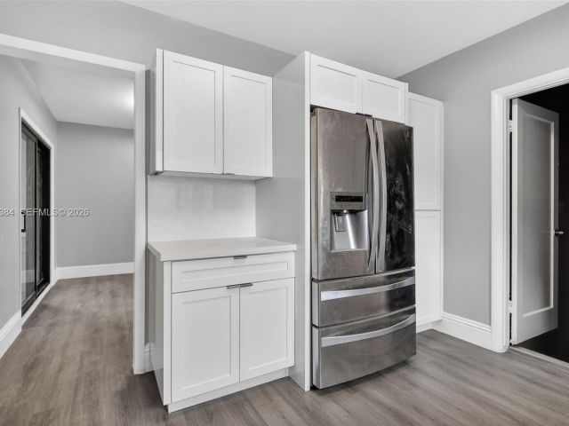 Продажа дома по адресу 2945 SW 16th St - фото 7532021