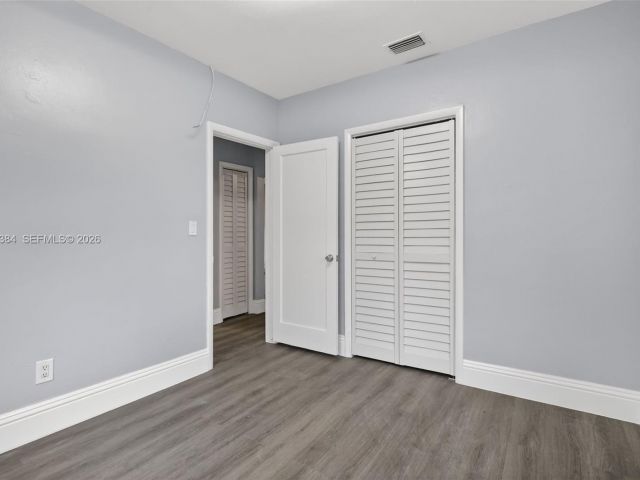 Продажа дома по адресу 2945 SW 16th St - фото 7532031