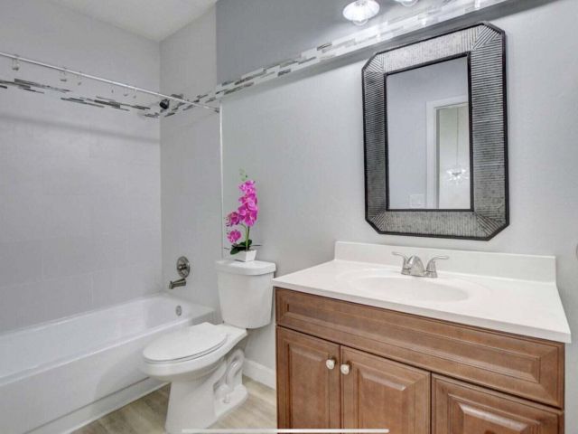 Дом в аренду по адресу 5286 Sapphire Valley - фото 6534831