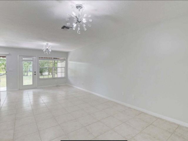 Дом в аренду по адресу 5286 Sapphire Valley - фото 6534838