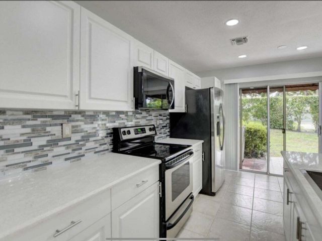 Дом в аренду по адресу 5286 Sapphire Valley - фото 6534843