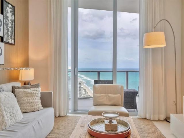 Квартира в аренду номерPH4106 - фото 6527350