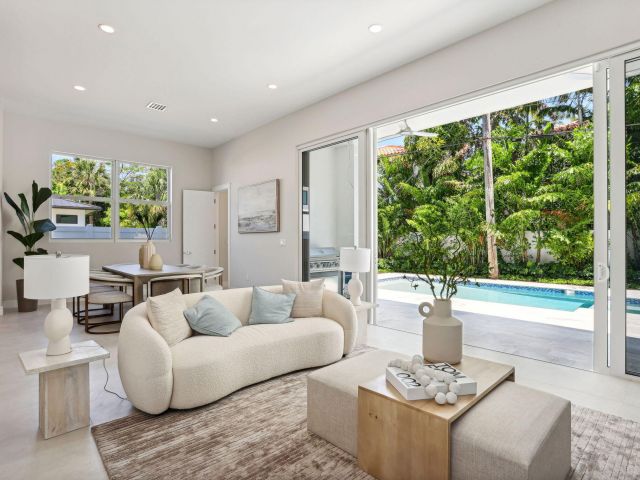 Продажа дома по адресу 827 N Lake Avenue - фото 6532561