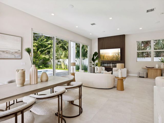 Продажа дома по адресу 827 N Lake Avenue - фото 6532563