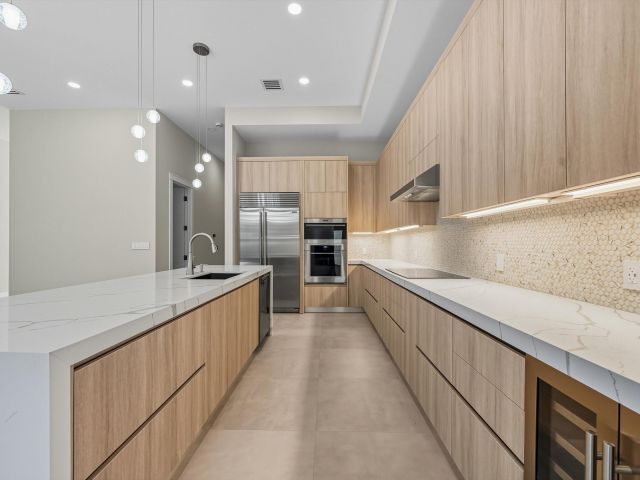 Продажа дома по адресу 827 N Lake Avenue - фото 6532567