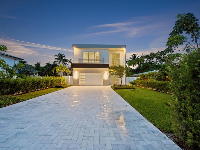 Продажа дома по адресу 827 N Lake Avenue - фото 6532572