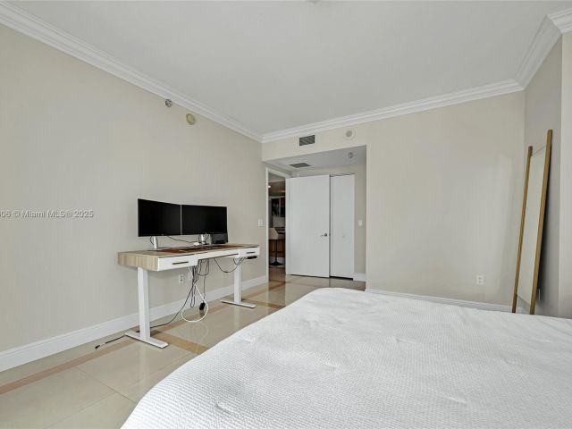 Продажа квартиры #4201 - фото 6527303