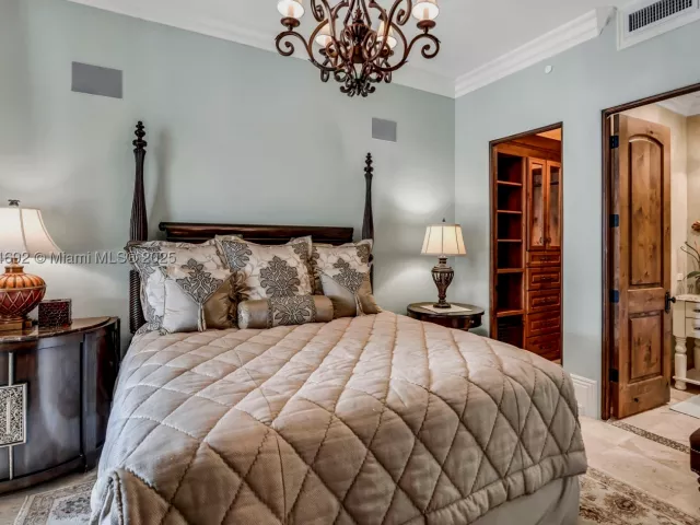 Продажа дома по адресу 700 Osprey Point Cir - фото 9061837