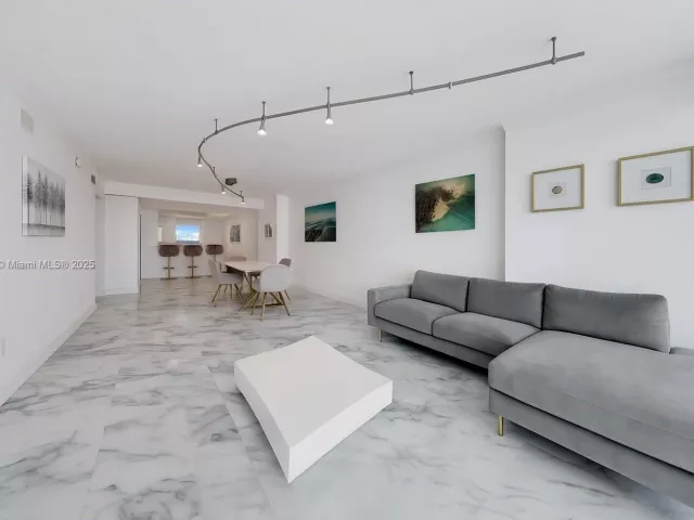 Продажа квартиры #1909 - фото 6557215