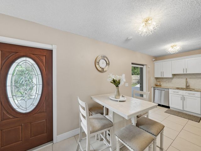 Продажа дома по адресу 5935 Albert Road - фото 6533609