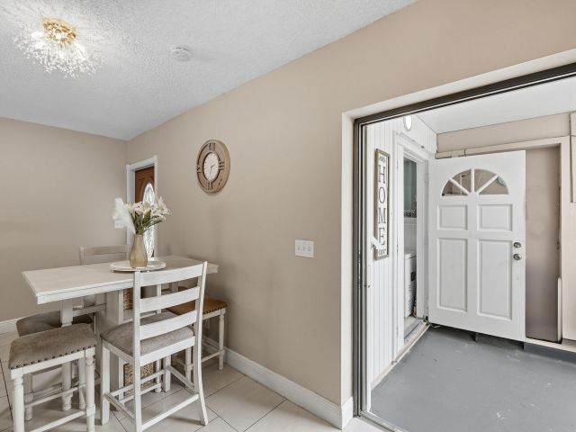 Продажа дома по адресу 5935 Albert Road - фото 6533611