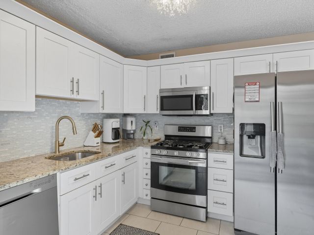 Продажа дома по адресу 5935 Albert Road - фото 6533612