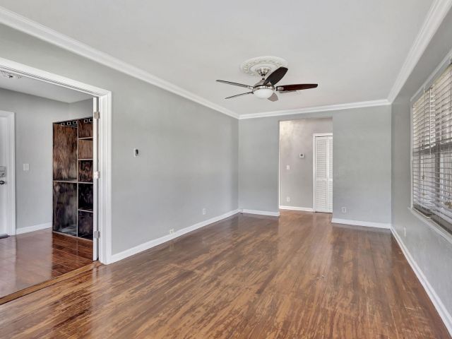 Дом в аренду по адресу 736 Rockland Drive, House - фото 6533559