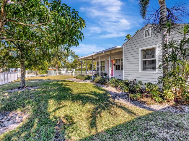 Дом в аренду по адресу 736 Rockland Drive, House - фото 6533565
