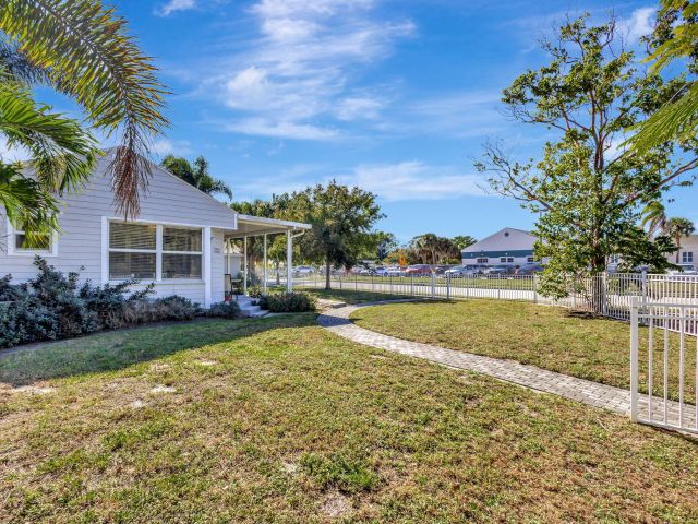 Дом в аренду по адресу 736 Rockland Drive, House - фото 6533573
