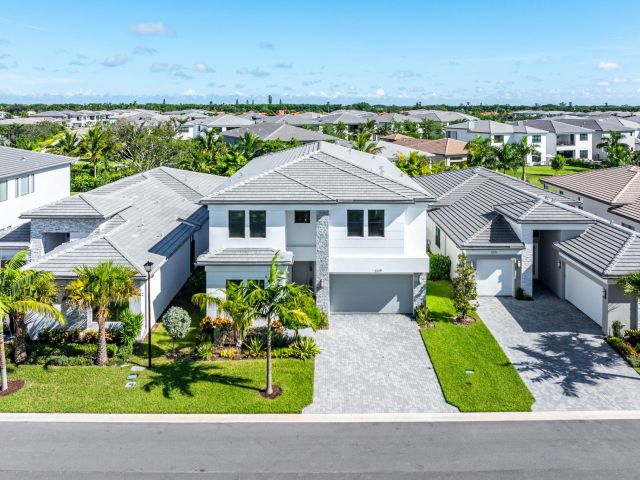 Продажа дома по адресу 8349 Royal County Down Road - фото 6539709