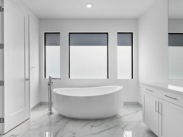 Продажа дома по адресу 8349 Royal County Down Road - фото 6539715