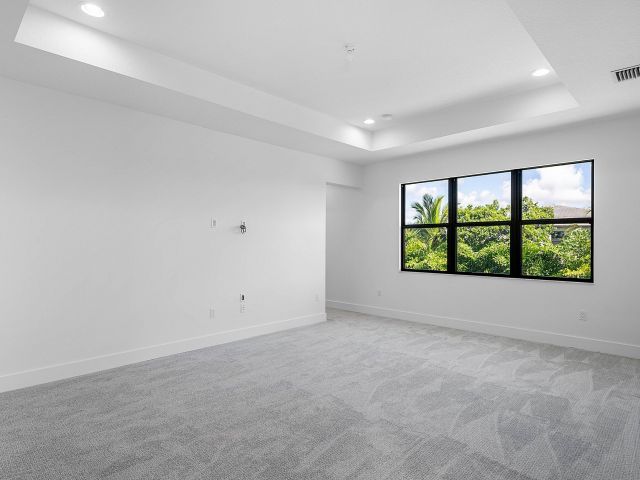 Продажа дома по адресу 8349 Royal County Down Road - фото 6539717