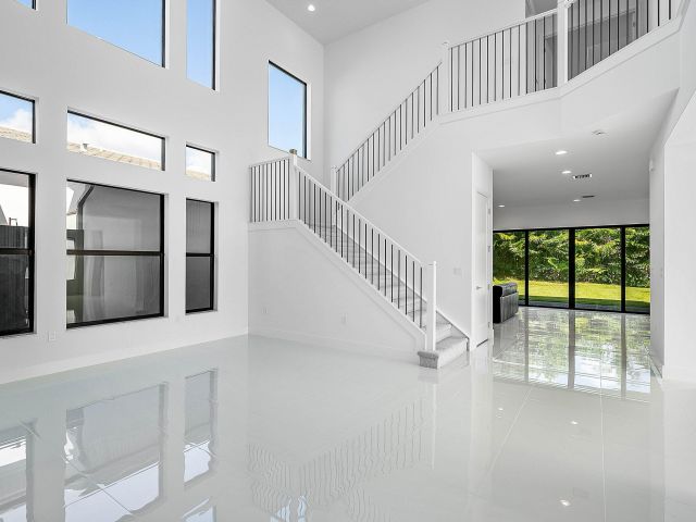 Продажа дома по адресу 8349 Royal County Down Road - фото 6539721