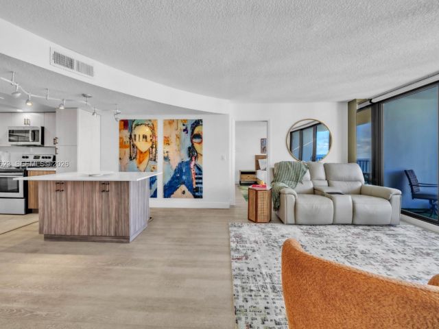 Продажа квартиры #2504 - фото 7122091