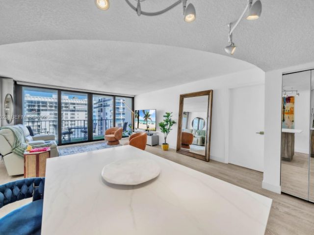 Продажа квартиры #2504 - фото 7122095