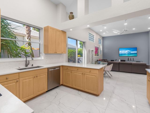 Продажа дома по адресу 16112 Villa Vizcaya Place - фото 6532518