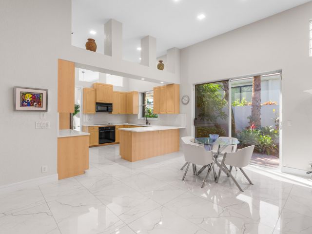 Продажа дома по адресу 16112 Villa Vizcaya Place - фото 6532522