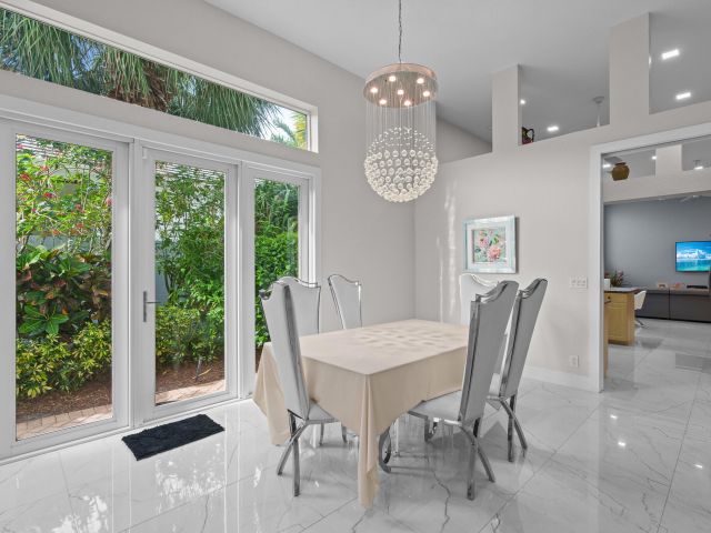 Продажа дома по адресу 16112 Villa Vizcaya Place - фото 6532526