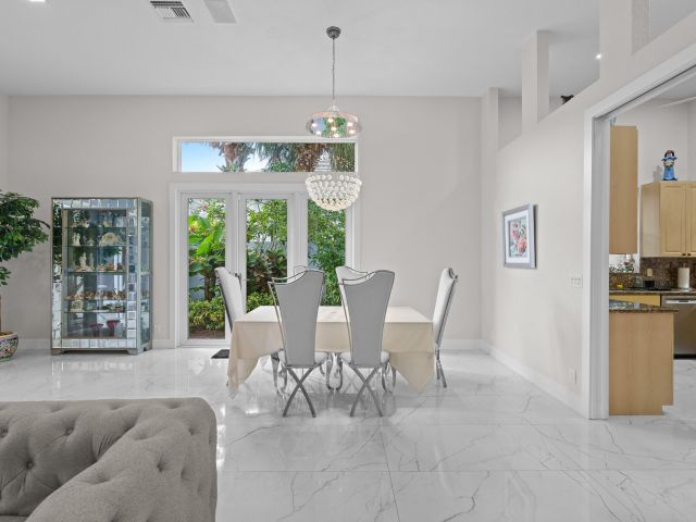 Продажа дома по адресу 16112 Villa Vizcaya Place - фото 6532528