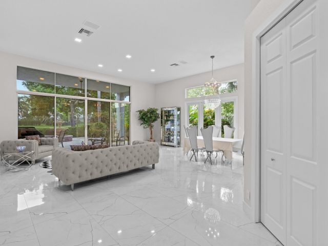 Продажа дома по адресу 16112 Villa Vizcaya Place - фото 6532530