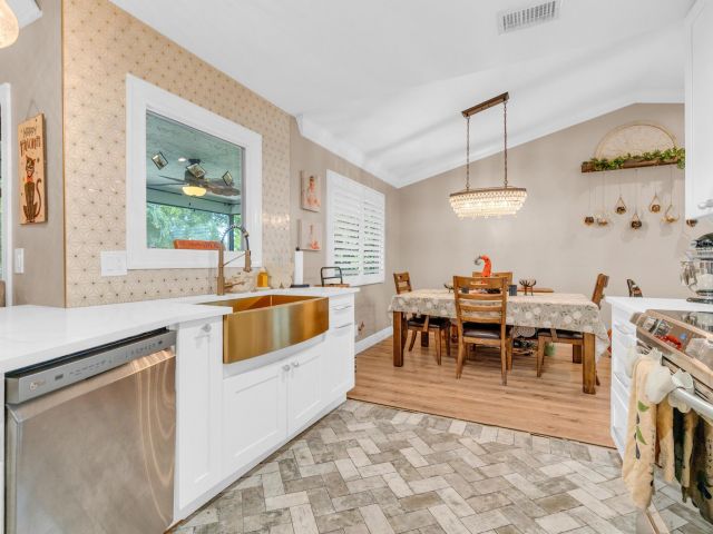 Продажа дома по адресу 22489 Swordfish Drive - фото 6691436