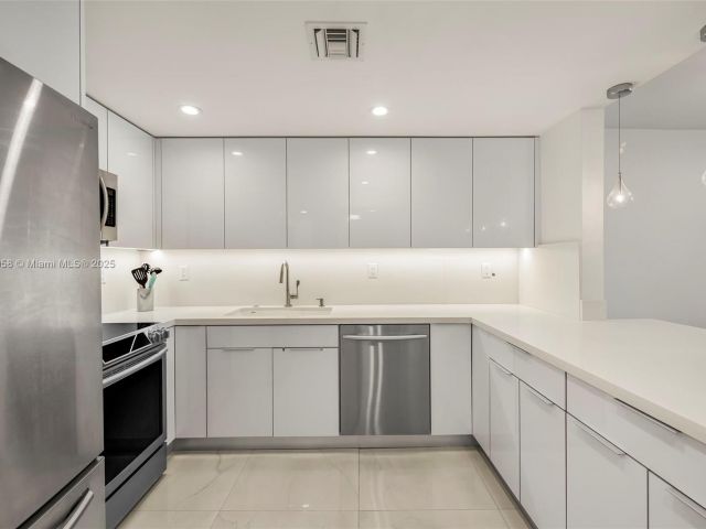 Продажа квартиры #1231 - фото 7428574