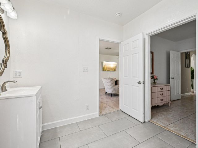 Продажа дома по адресу 423 Kern Street - фото 6533732