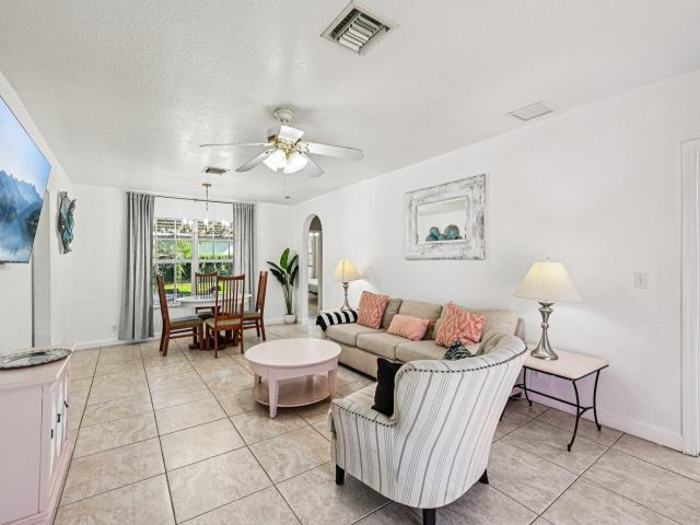 Продажа дома по адресу 423 Kern Street - фото 6533743