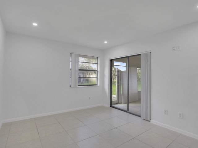 Дом в аренду по адресу 315 NW 36th Avenue - фото 6565070