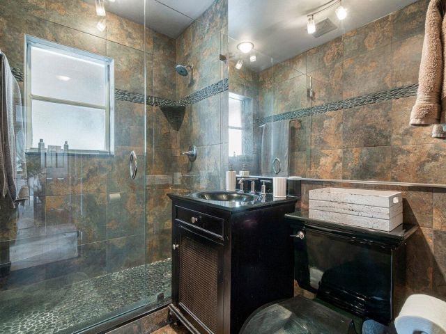 Продажа дома по адресу 3118 Pierson Drive - фото 6595293