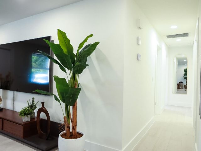 Продажа дома по адресу 1502 NW 4th Avenue - фото 6542651