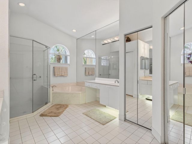 Продажа дома по адресу 18718 Sea Turtle Lane - фото 6548138