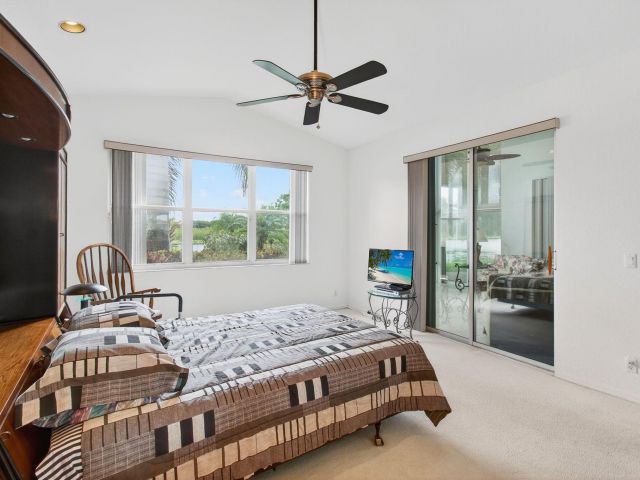 Продажа дома по адресу 18718 Sea Turtle Lane - фото 6548143