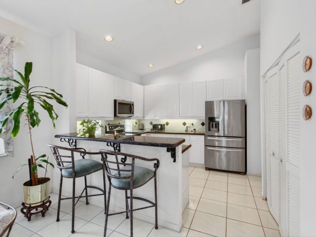 Продажа дома по адресу 18718 Sea Turtle Lane - фото 6548153