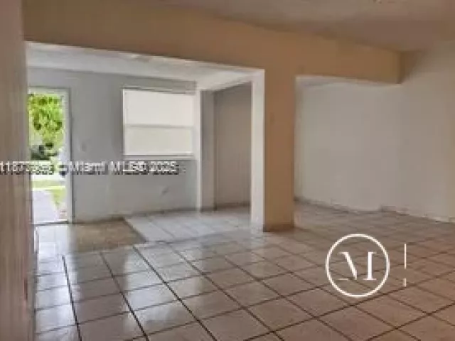 Продажа дома по адресу 1565 NE 141st St - фото 6568570