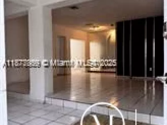 Продажа дома по адресу 1565 NE 141st St - фото 6568571