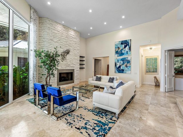 Продажа дома по адресу 225 Oakview Drive - фото 6535790