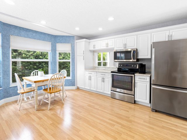 Продажа дома по адресу 10652 Buttonwood Lake Drive - фото 6537041