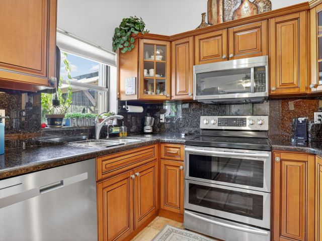 Продажа дома по адресу 8541 Old Towne Way - фото 6534386