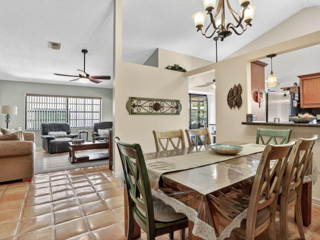 Продажа дома по адресу 8541 Old Towne Way - фото 6534390